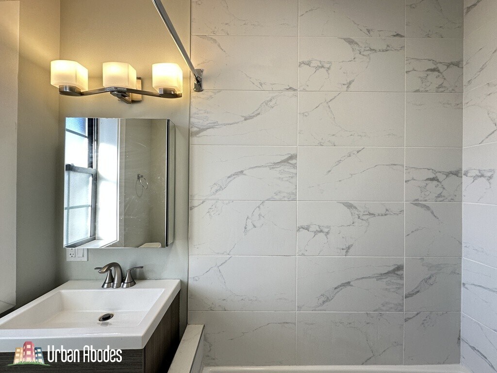 Building Photo - 730 Judson Ave