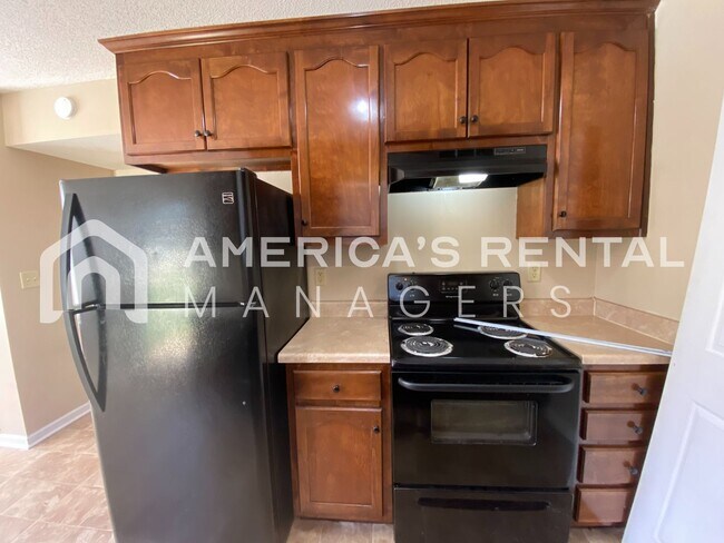 Building Photo - 11418 Oak Arbor Way