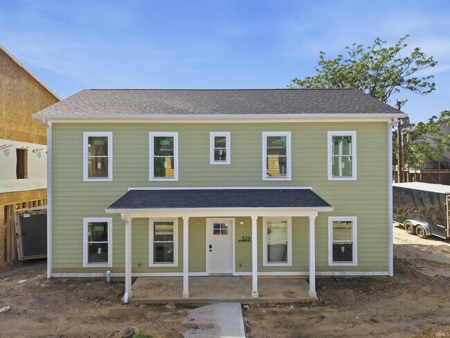 Building Photo - 519 N Prow Ave