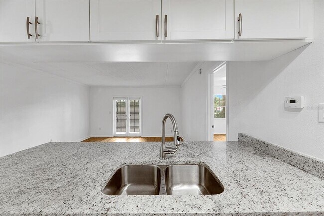 Building Photo - 5304 W Kennedy Blvd