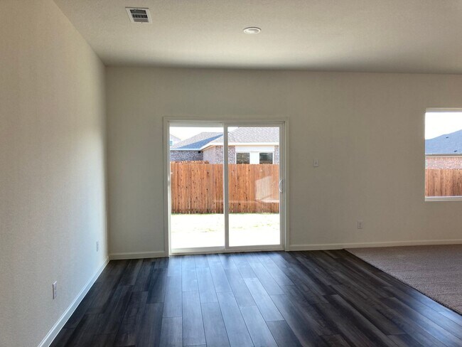 Building Photo - 4 Bedroom 2 Bath 1 Story-House For Lease in Glenn Heights