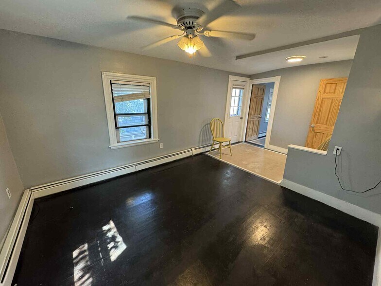 Building Photo - 4 Barrett Ave