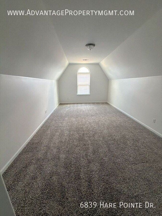 Building Photo - 6839 Hare Pointe