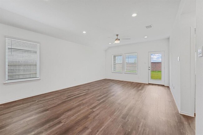 Building Photo - 5068 Pismo Ray Dr