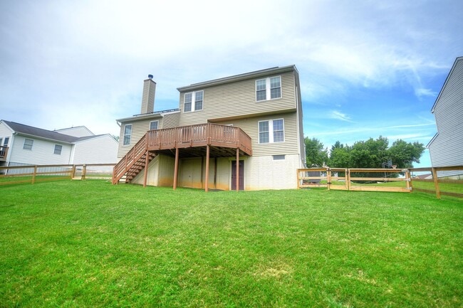 Building Photo - One-of-a-Kind Detached Home in Villages of Bynum Run