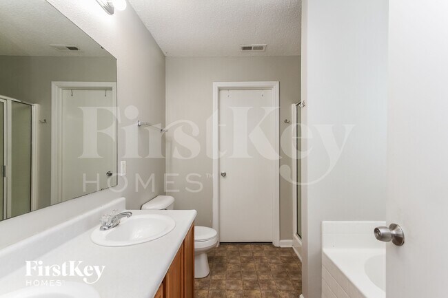 Building Photo - 10423 Apple Creek Dr