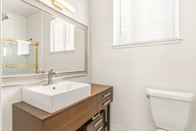 Building Photo - Expansive Valley Views & Private Living in Castro Valley - 4BD/3BA Exec Home