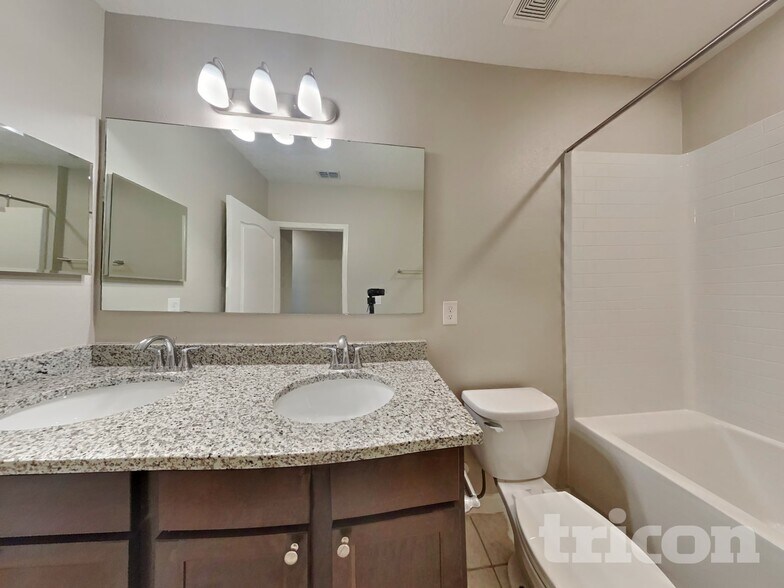 Building Photo - 15271 Aquarius Wy