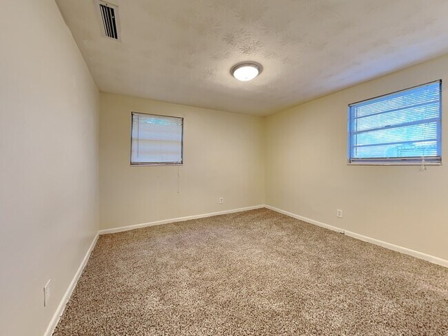 Building Photo - WESTSIDE HOME