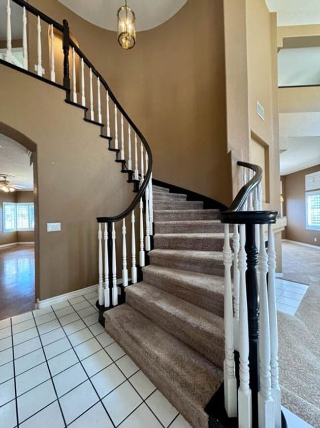 Building Photo - COMING SOON! Large Murrieta home available for LEASE!