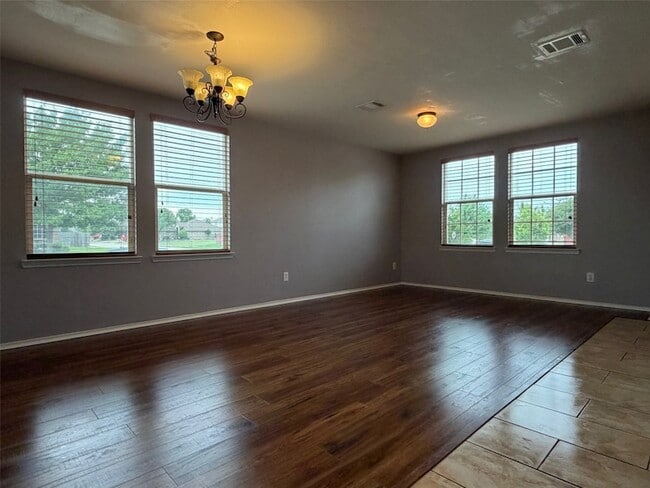 Building Photo - 4600 Mountain Oak St