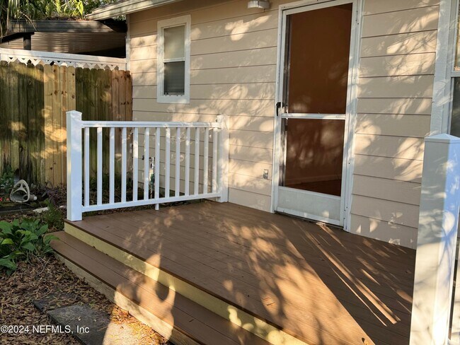 Building Photo - 3554 Rain Forest Dr W