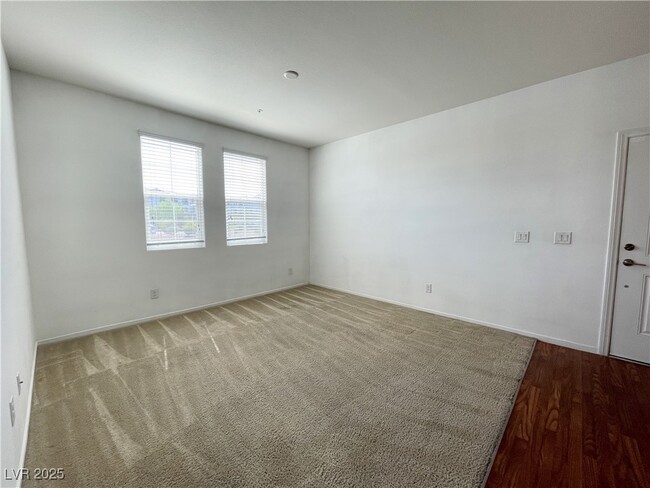 Building Photo - 50 Aura de Blanco St