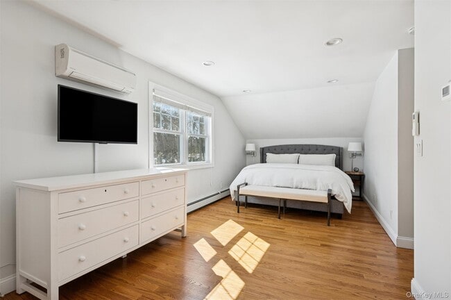 Building Photo - 4 Stuart Ct