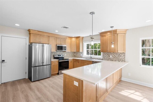 Building Photo - 11 Brightwaters Cir NE