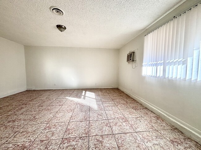 Building Photo - 5813 Iris Ave