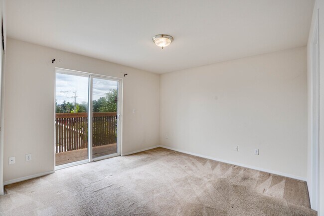 Building Photo - 9018 2nd Ave S, Seattle, WA 98108 $2,500 P...