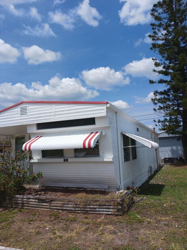 Building Photo - 55+ community