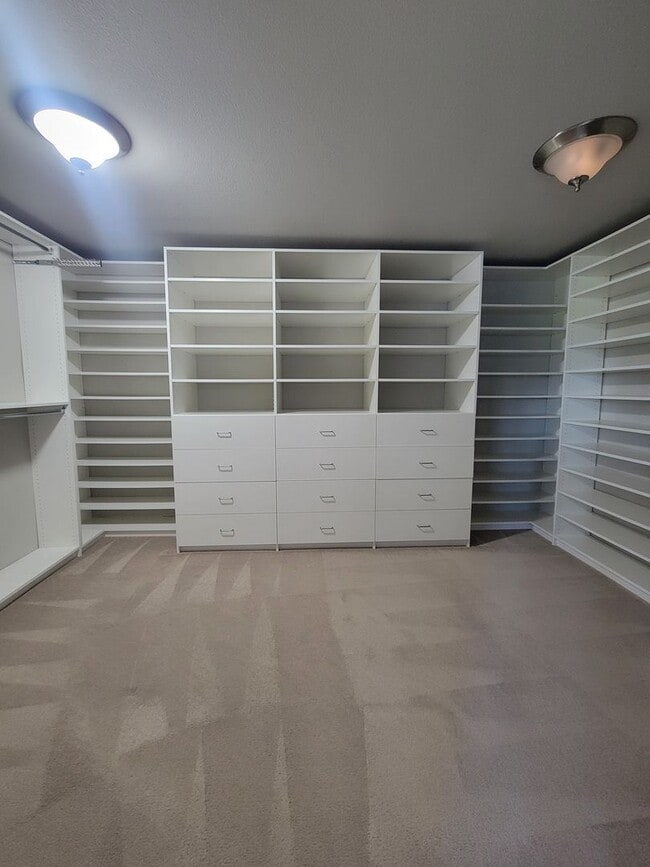 Building Photo - Elegant 4 Bedroom Home In Auburn