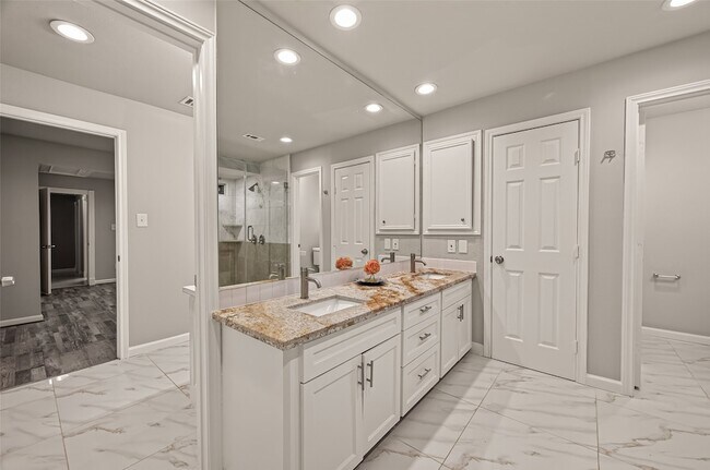 Building Photo - 5207 Bent Bough Ln