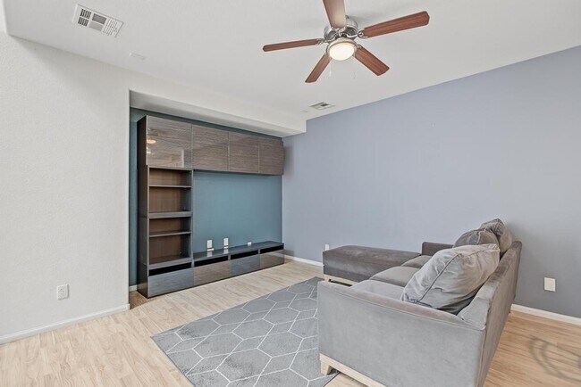 Building Photo - 9315 Quiet Mist Ct