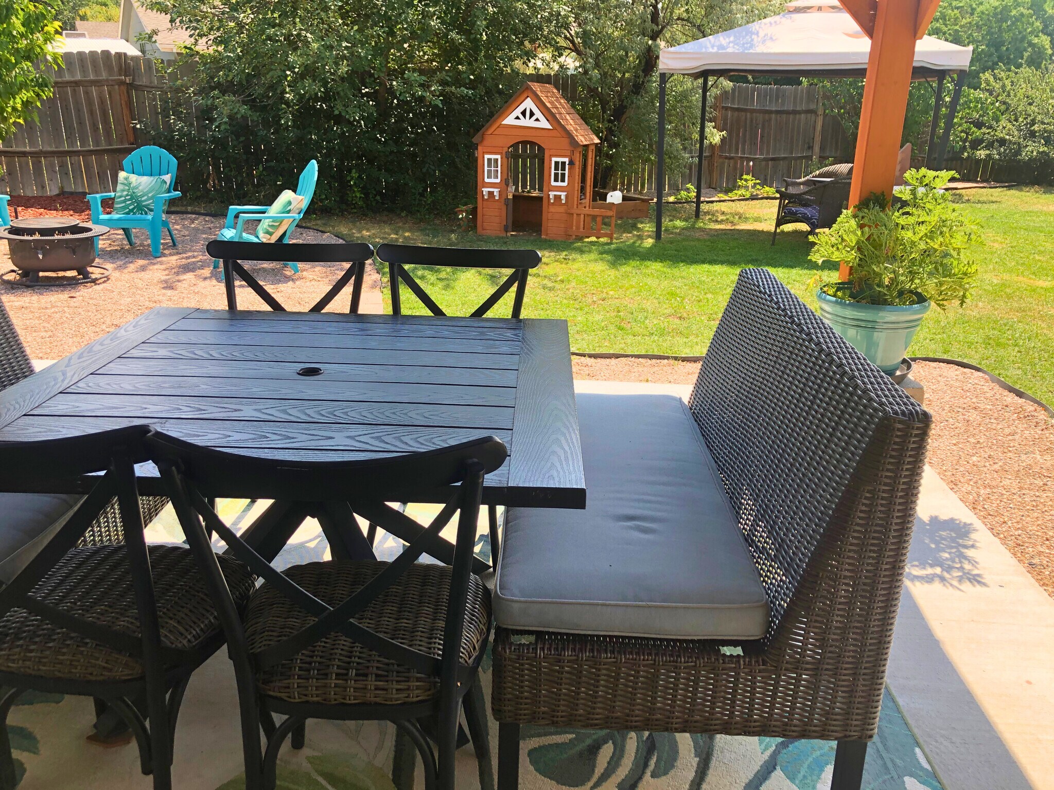 Back patio into fire pit & play area - 1220 Alpine Pl