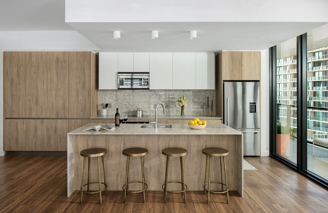 Building Photo - Heron