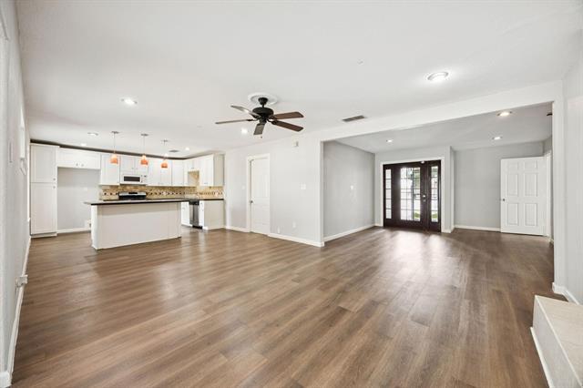 Building Photo - 2801 Clearbrook Dr