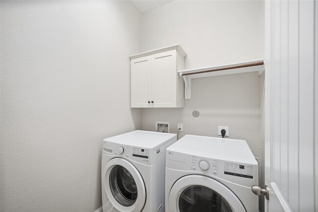 Building Photo - 14915 Violet Willow Ct