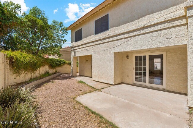 Building Photo - 1743 E Tara Dr