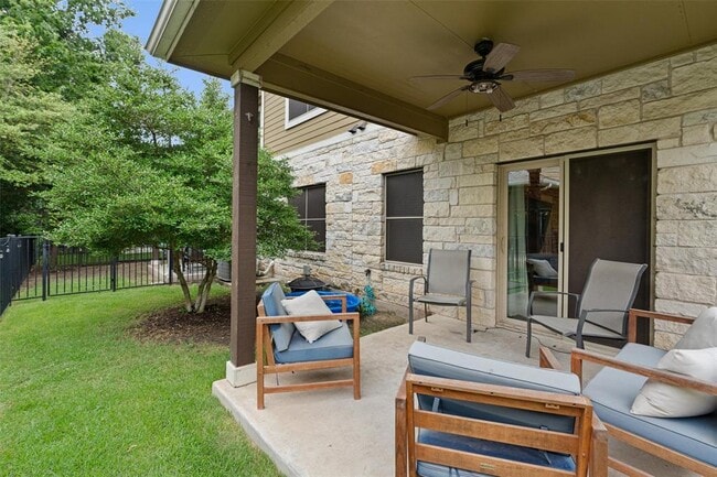 Building Photo - 516 E Slaughter Ln