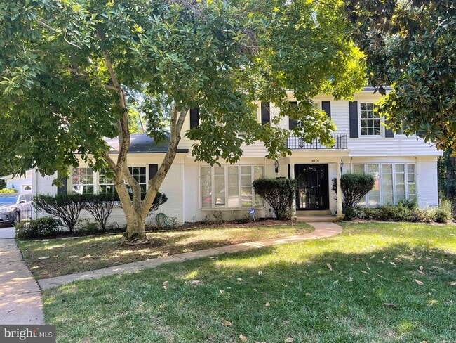 Building Photo - 8501 Canterbury Dr