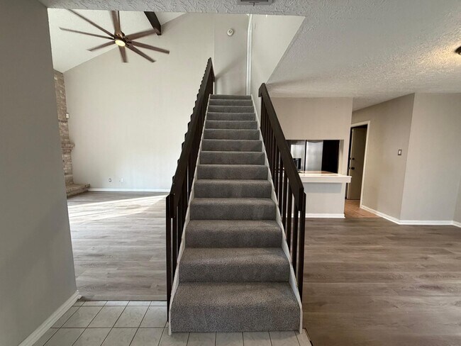 Building Photo - 16619 Capewood Dr