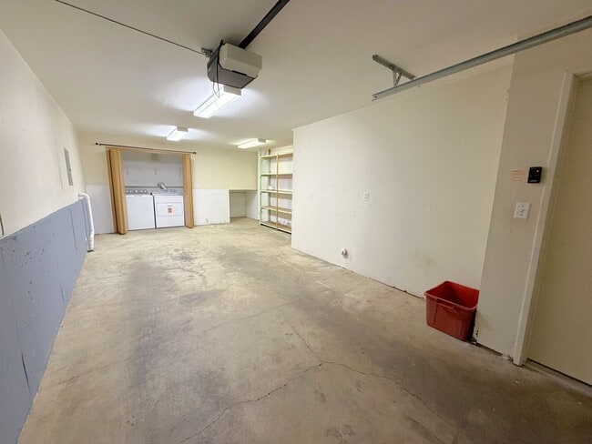 Building Photo - 4854-4866 SW 150th Pl