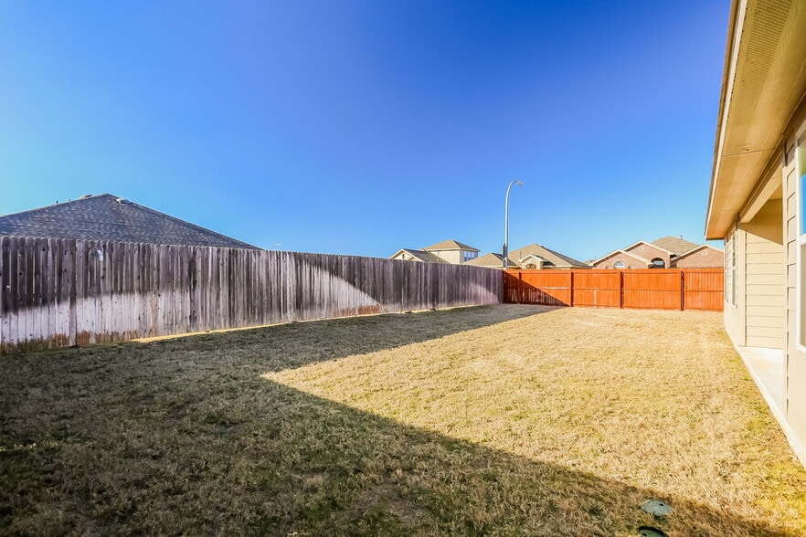 Building Photo - 14425 Jaycee Ln