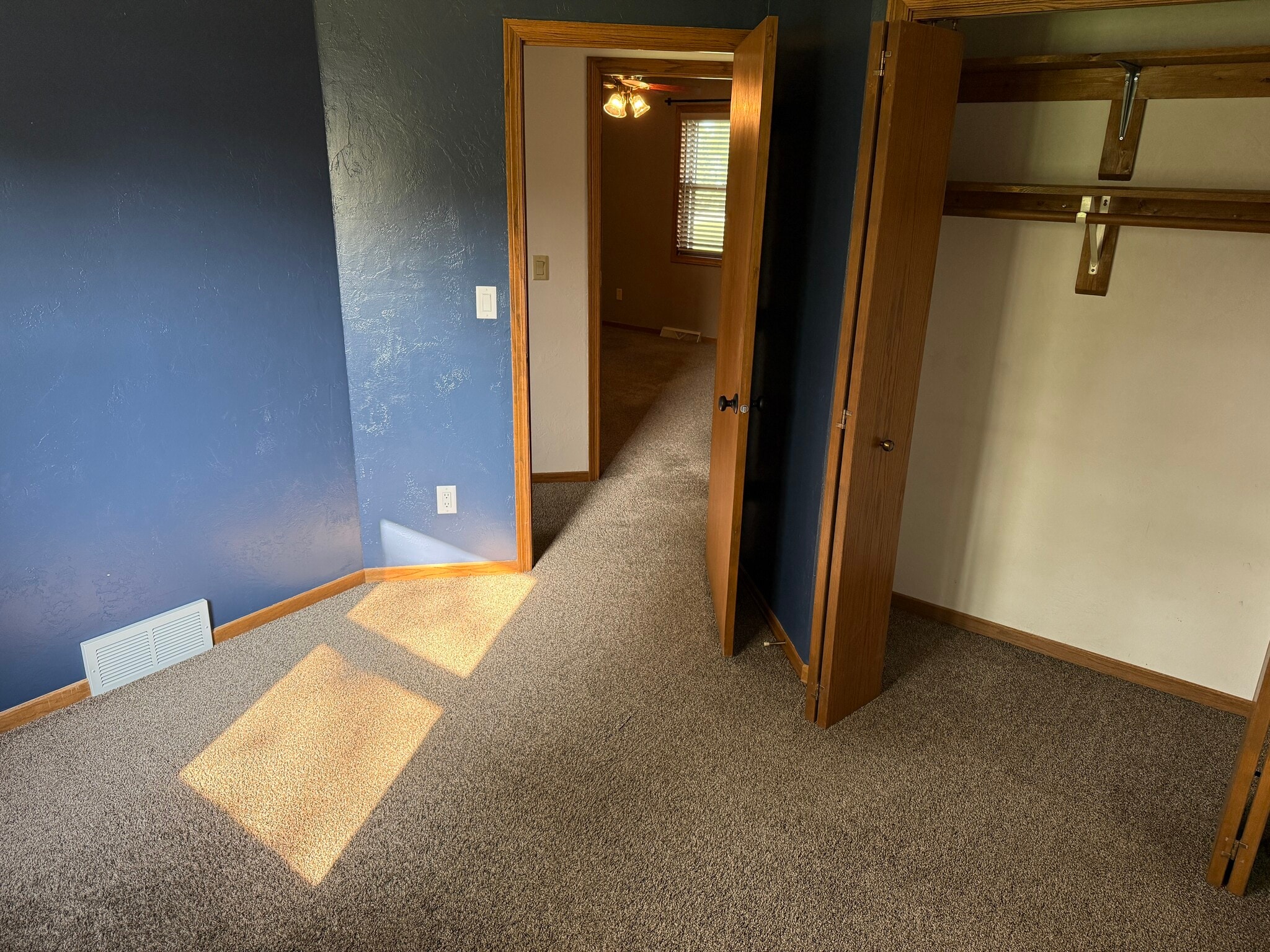 Bedroom 3 upper level - 2093 Tunis Rd