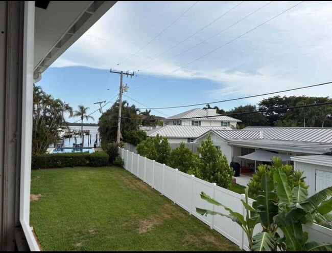 Building Photo - 118 Yacht Club Dr