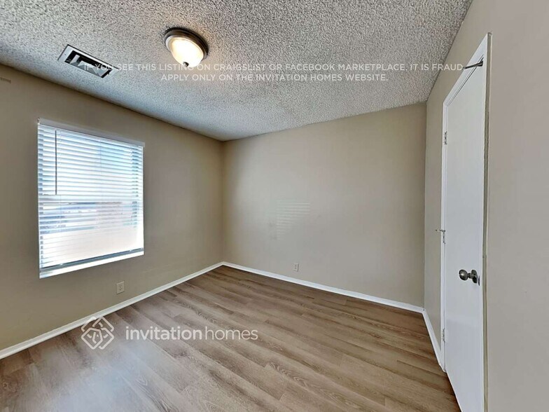 Building Photo - 8120 W Tuckey Ln