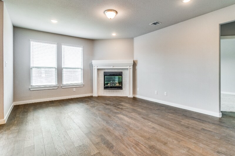 Building Photo - 3808 Clara Dr