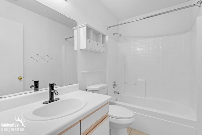 Building Photo - Comfortable 3Bdm 2Ba Home in Sun City!
