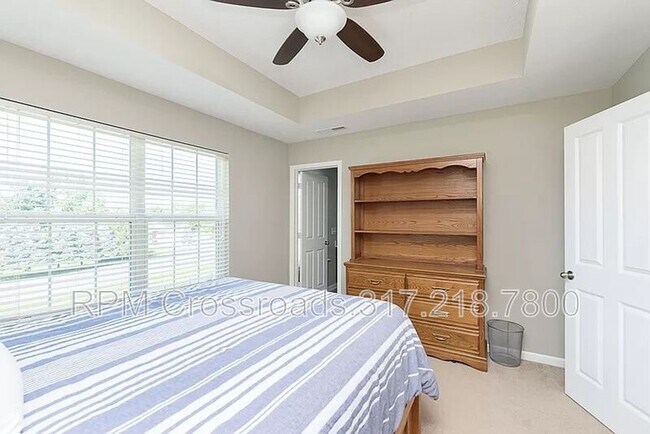 Building Photo - 9042 Mercer Dr
