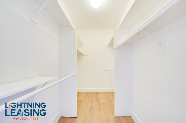 Building Photo - 8811-8815 Burton Way