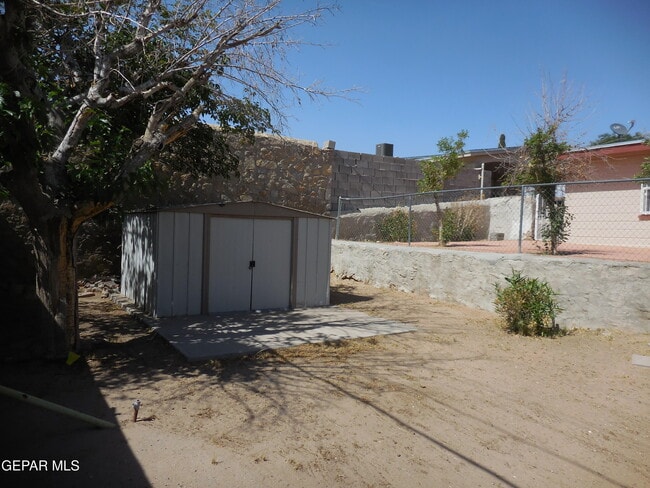 Building Photo - 1127 Del Norte St