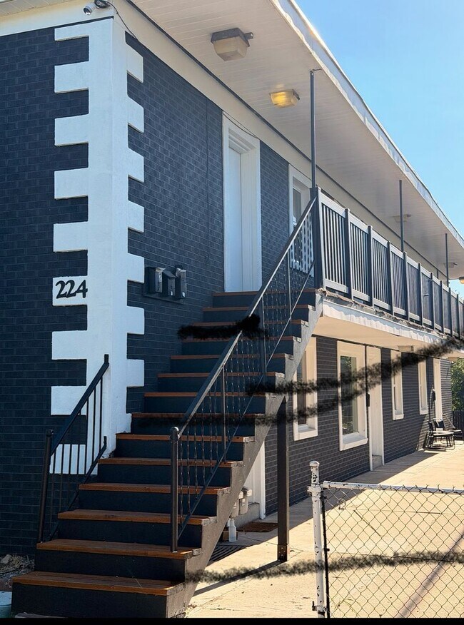 Building Photo - 224 S 900 E