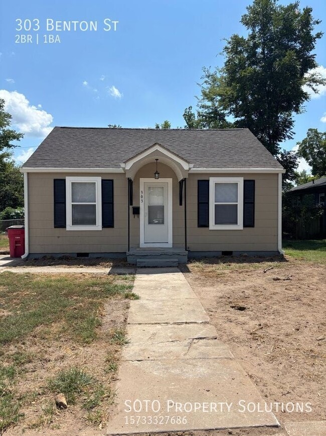 Primary Photo - 303 Benton St