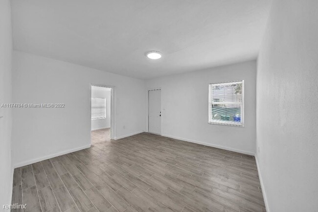 Building Photo - 2 br, 2 bath House - 640 SW 8th Ave # 640 # 8