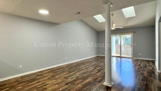 Building Photo - 4619 McClelland Dr