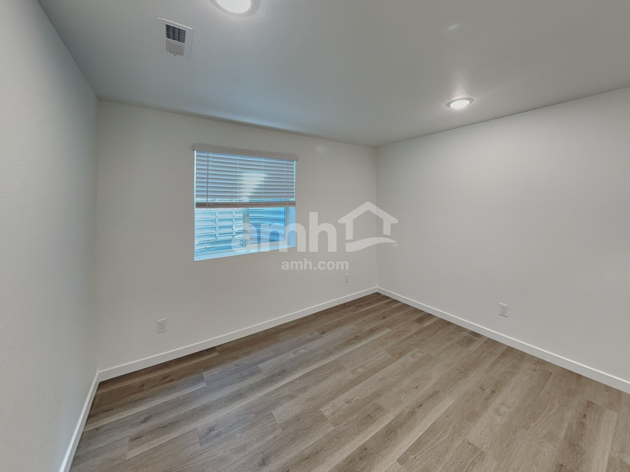 Building Photo - 23583 E 3rd Pl