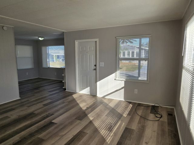 Building Photo - 206 50th Avenue Plaza W