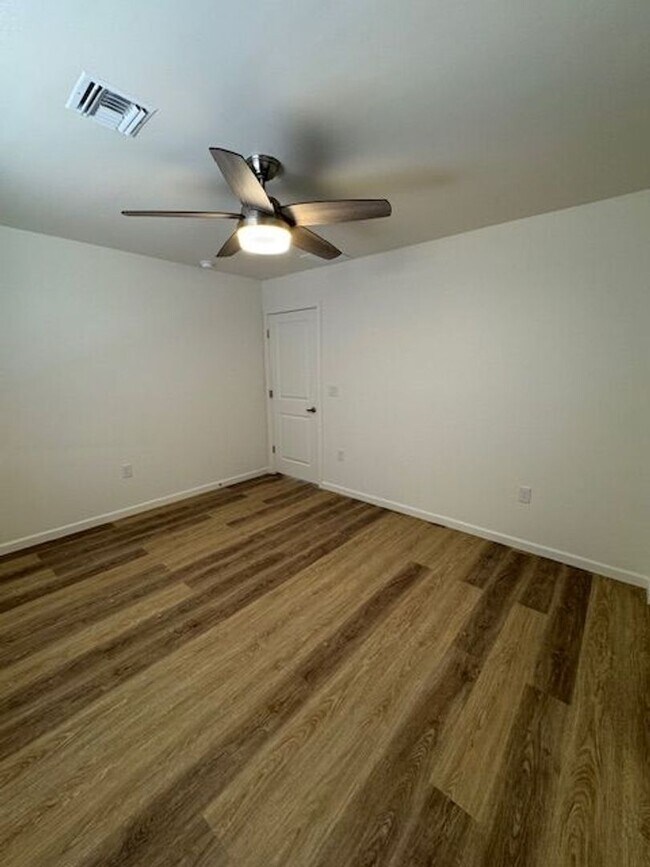 Building Photo - 2445 S Clovis Place-